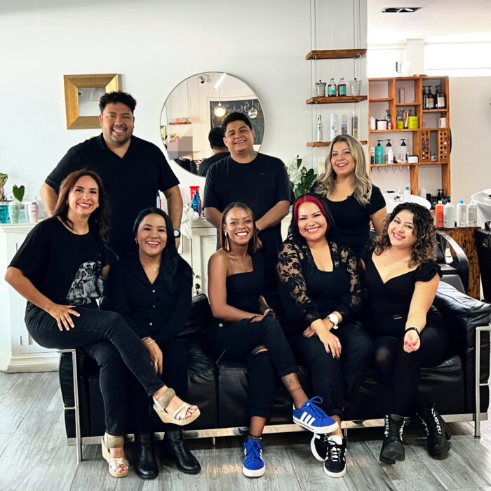 Estilistas expertos en Cuernavaca ofreciendo servicios de belleza y peluquería