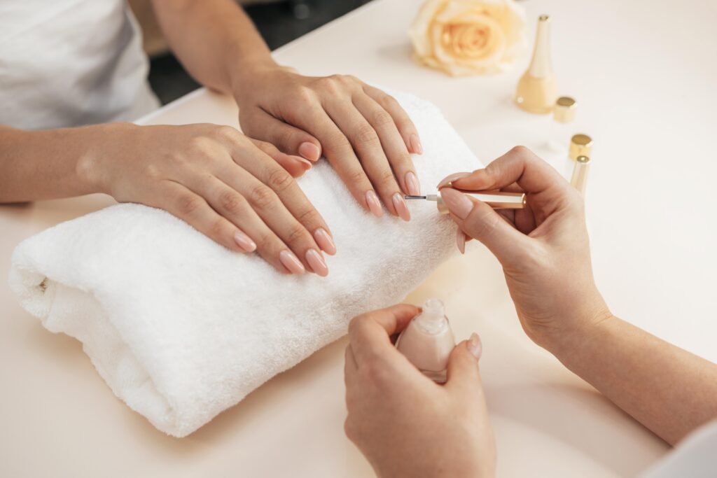 Manicure Cuernavaca con técnica profesional y cuidado de uñas